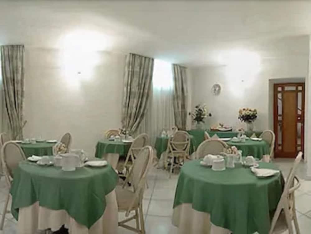 Hotel Del Sole Santa Marinella Dış mekan fotoğraf