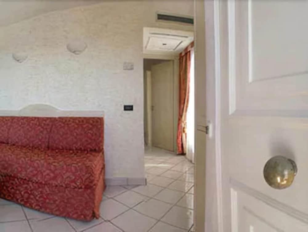Hotel Del Sole Santa Marinella Dış mekan fotoğraf