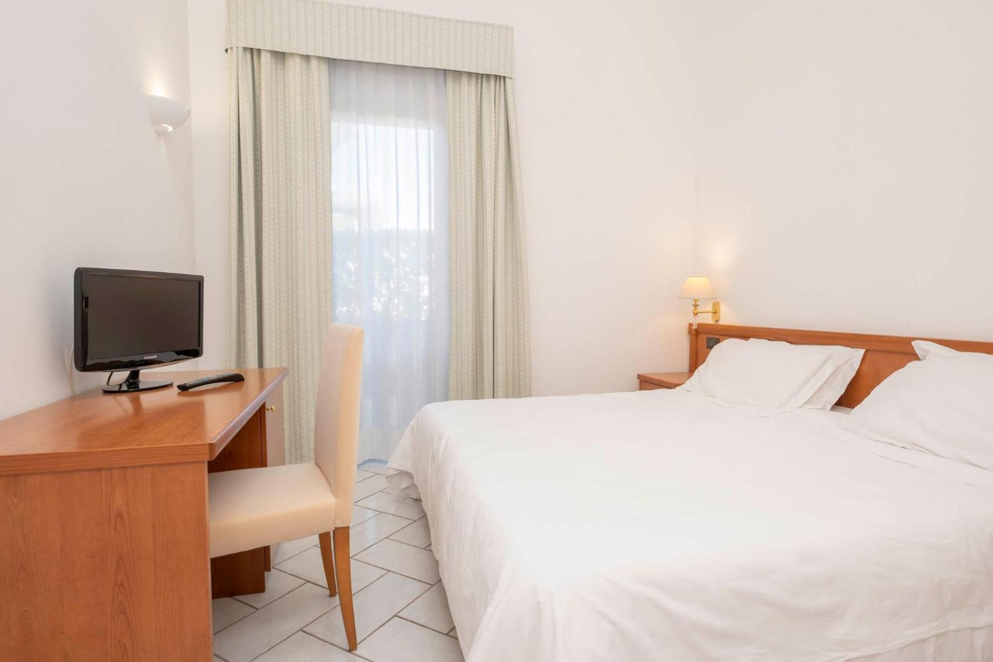 Hotel Del Sole Santa Marinella Oda fotoğraf