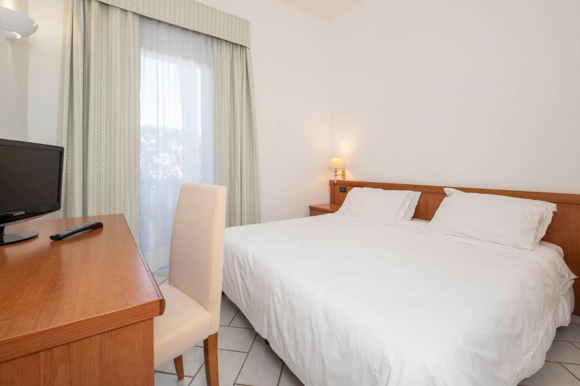 Hotel Del Sole Santa Marinella Oda fotoğraf
